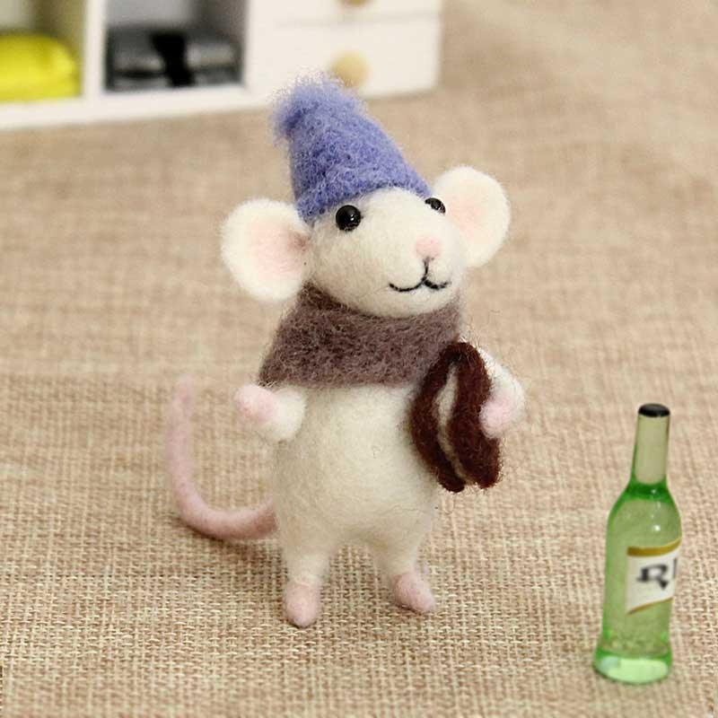 Adorable lil' Mouse Felt doll kit. - Annie Potter's Yarn Basket